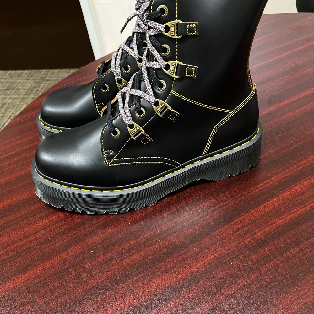 NWT. Doc Martens. Men size 12 boots. Authentic. - Picture 4 of 6